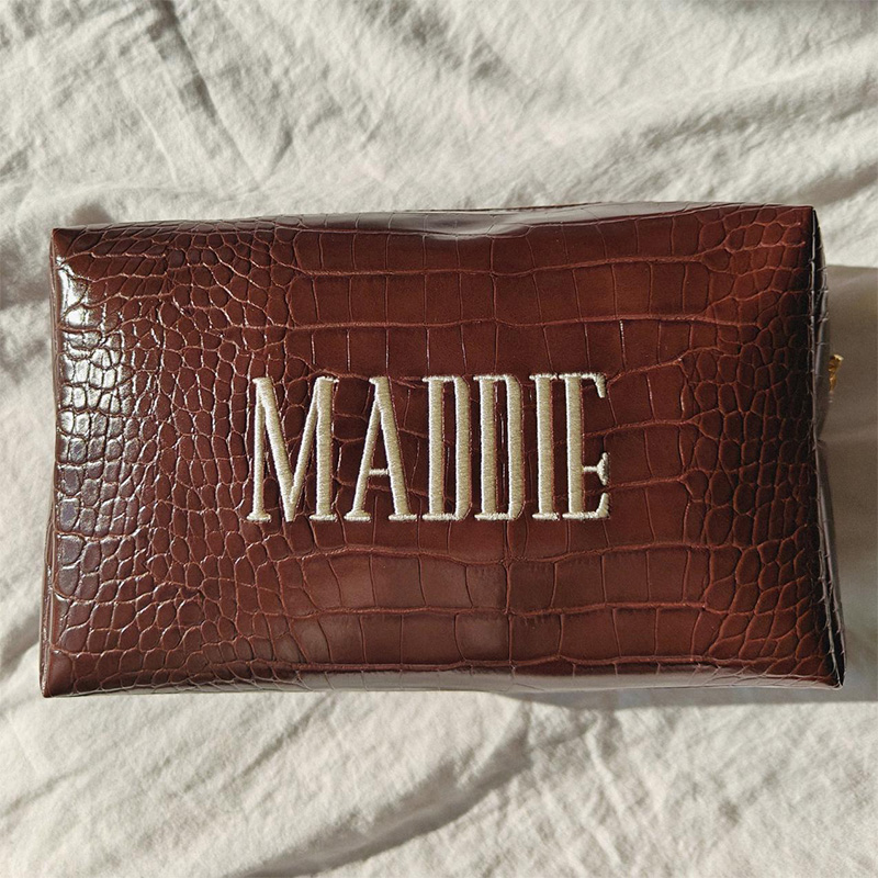Embroidered Croc Makeup Bag Pe - огляд і ціна Luxury Skincare Accessories